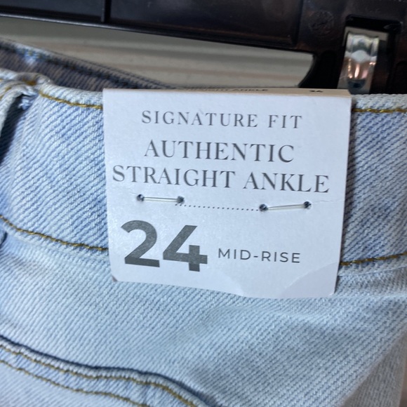 Lane Bryant Mid Rise Straight Ankle Flex Magic Waistband Signature Fit Size 24 - Picture 3 of 11